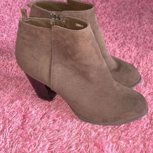 Gap Ankle Booties Brown Size 7
